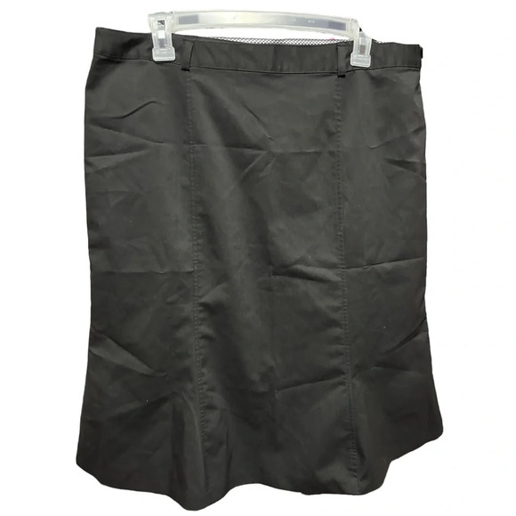 New! Jaclyn Smith Black Above the Knee Skirt with Back Zipper - Picture 1 of 2